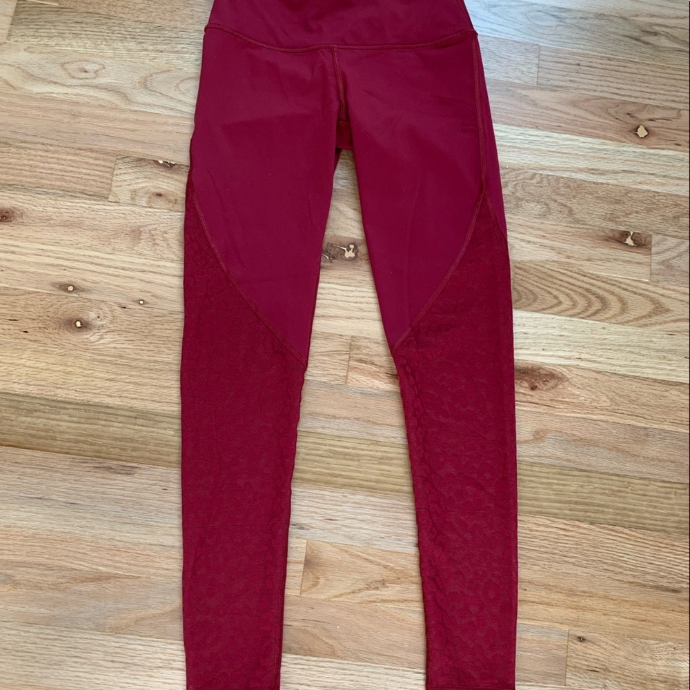 Victoria’s Secret Sport/work out/active Leggings in burgundy